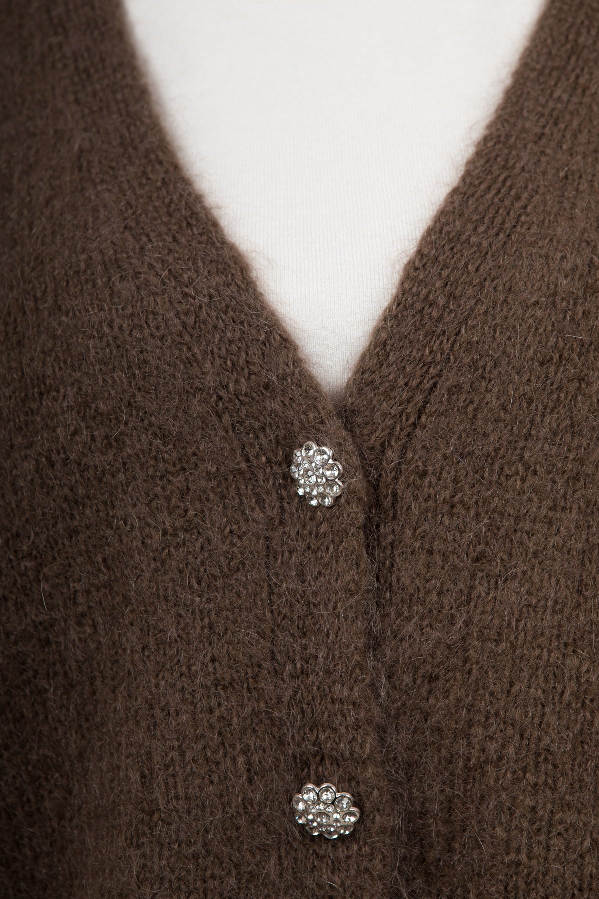 Cardigan morbido con bottoni gioiello