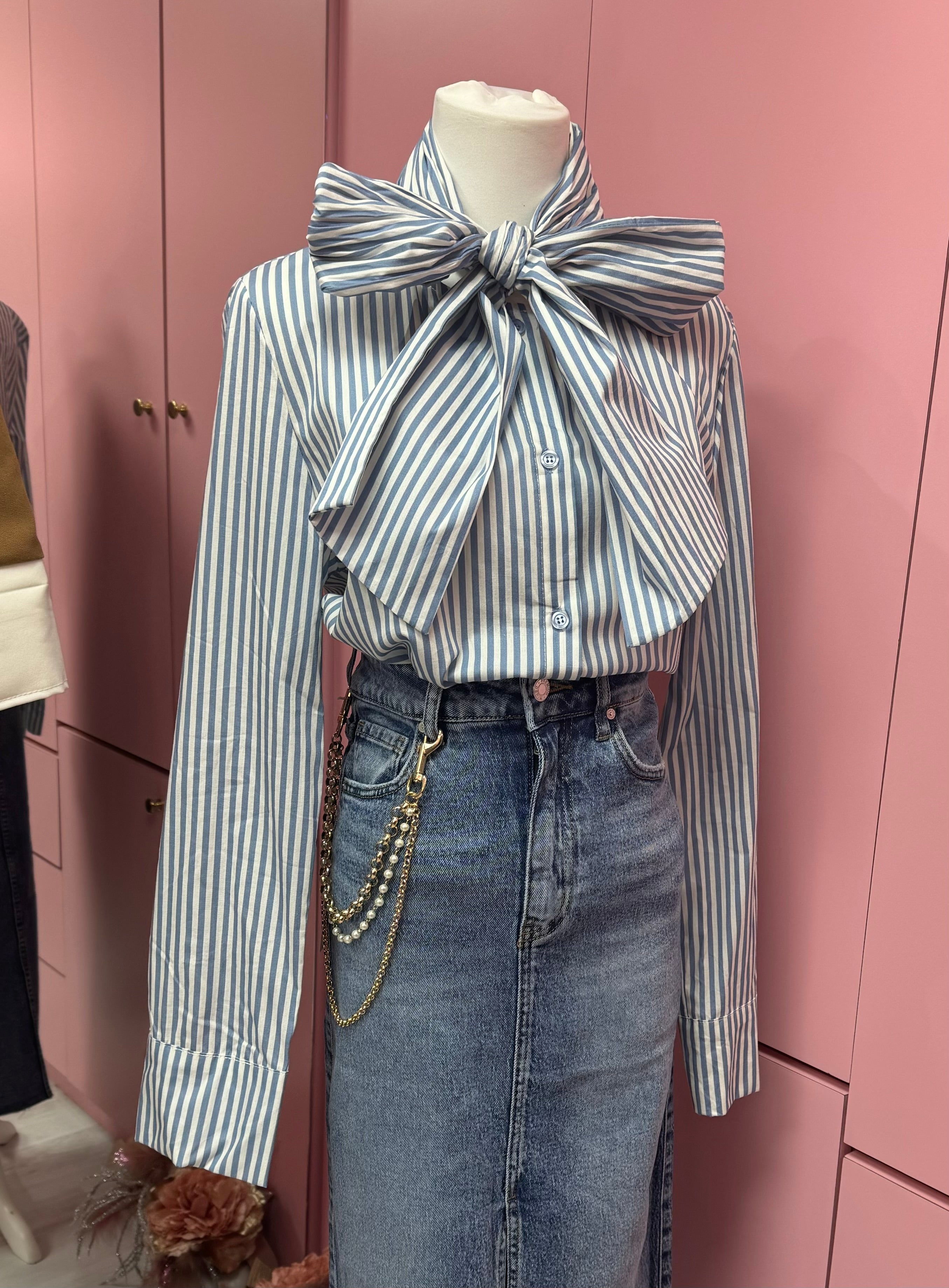 Camicia con fiocco celeste