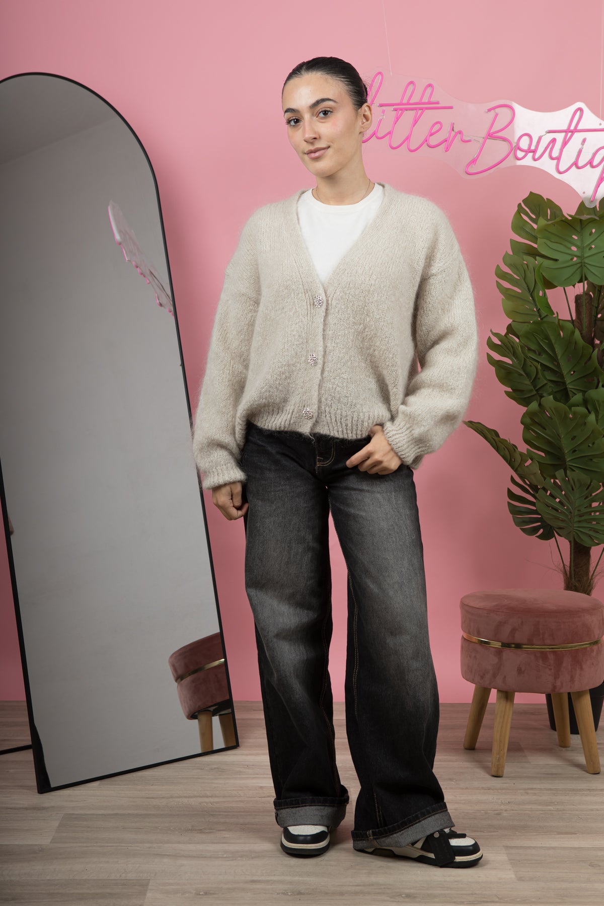 Cardigan morbido con bottoni gioiello