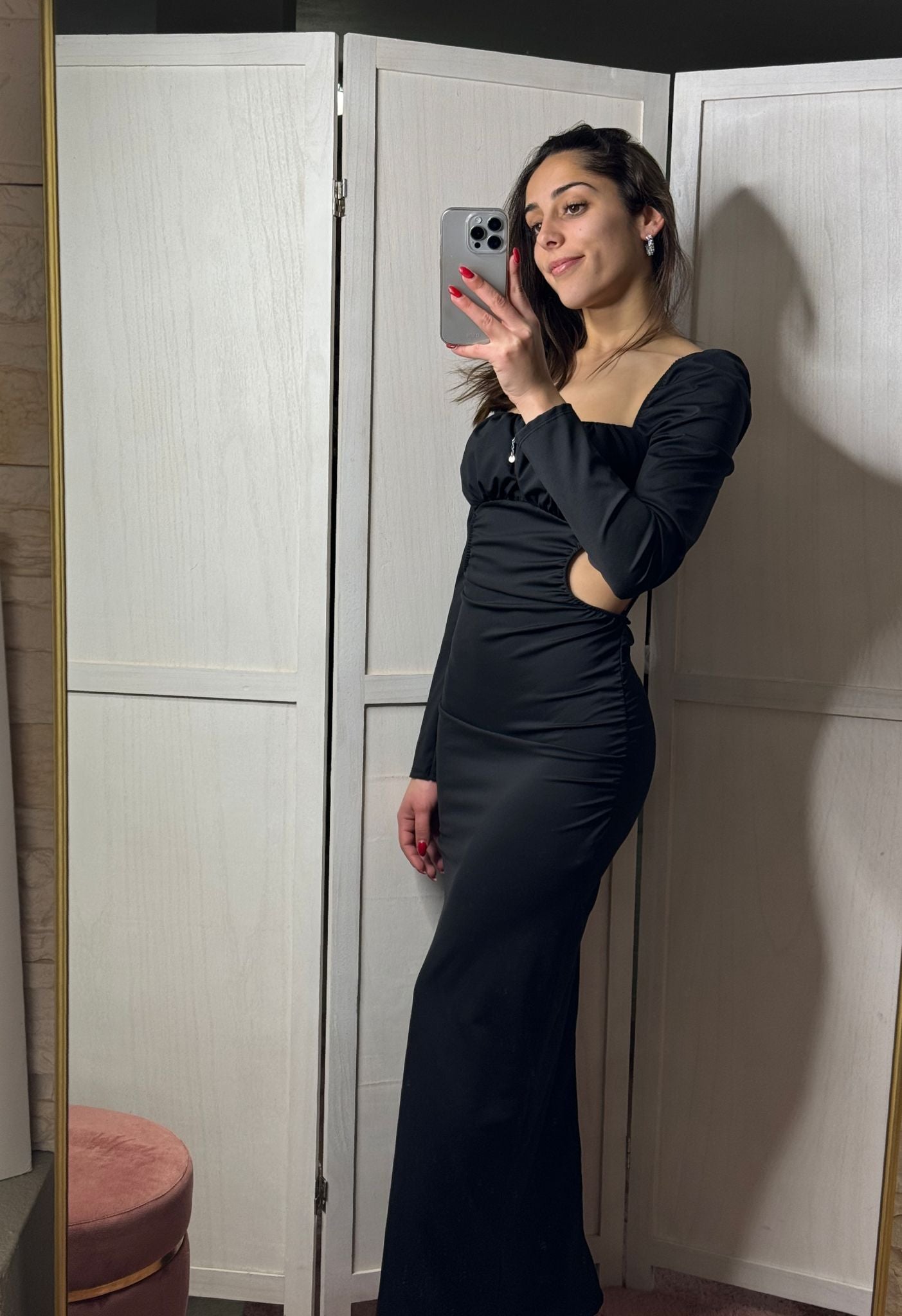 Abito lungo nero con schiena fuori