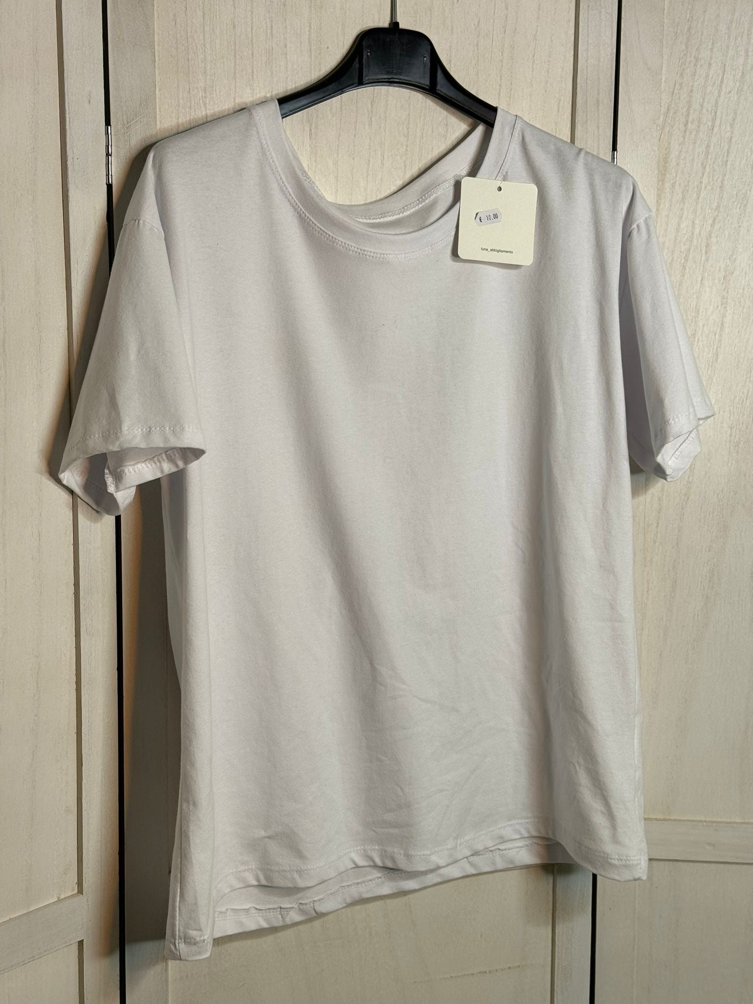 T-shirt bianca over